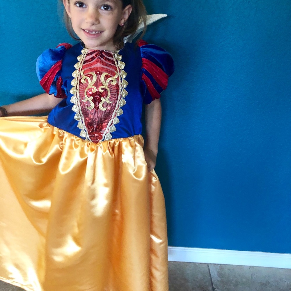 HANDMADE SNOW WHITE GOWN WOTH REMOVABLE CAPE